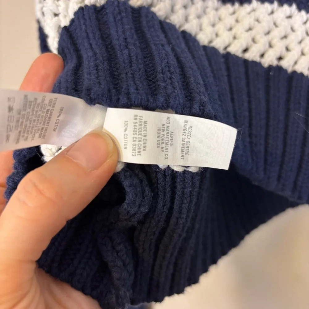 Aerie‎ Navy Blue and White Striped V-Neck Perforated Sweater Medium